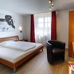 Hotel Reinhardts 3*